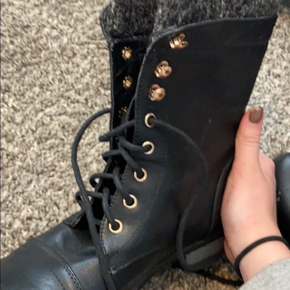 Combat boots